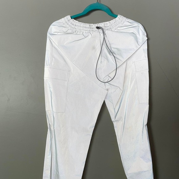 White matching windbreaker and pants - Picture 2 of 4